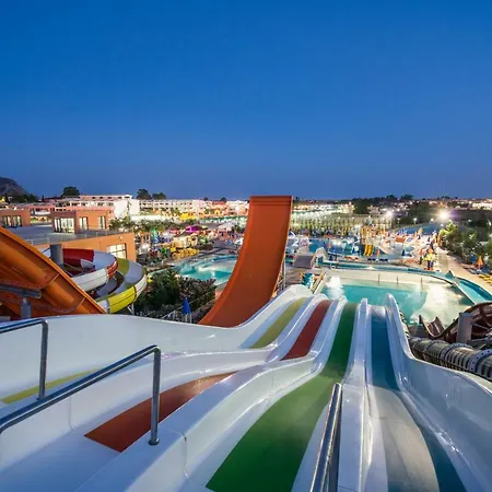 Caretta & Waterpark ホテル Kalamákion