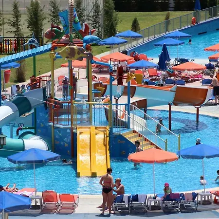 ホテル Caretta & Waterpark 4*