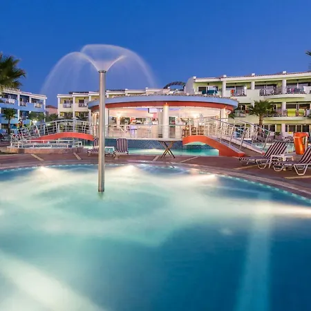 Caretta & Waterpark ホテル 4*
