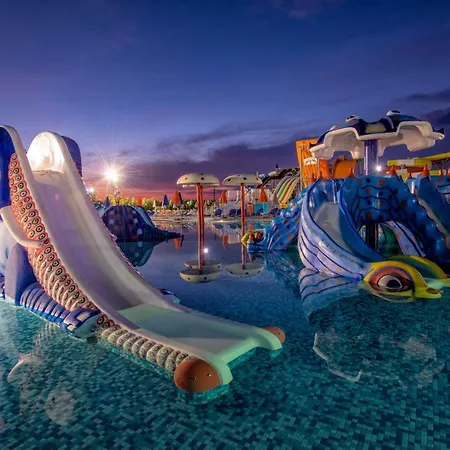 ホテル Caretta & Waterpark Kalamákion